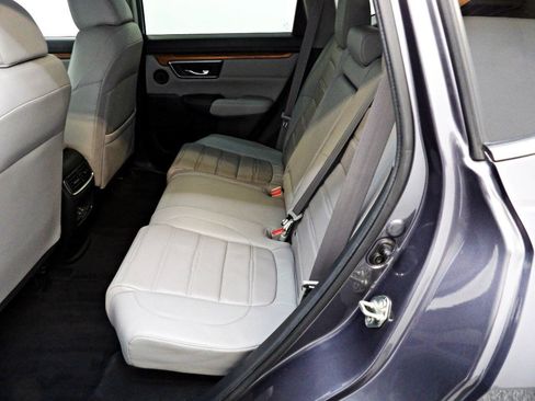 Used 2017 Honda CR-V Touring image 10