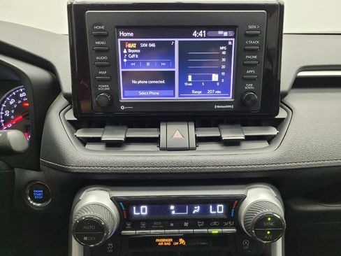 Used 2020 Toyota RAV4 XLE AWD/4WD image 25