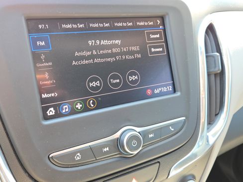 Used 2020 Chevrolet Equinox LS image 19