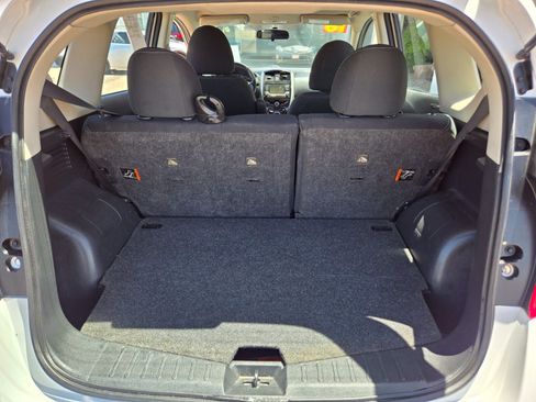 Used 2016 Nissan Versa Note SV FWD image 10