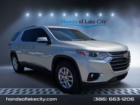 Used 2020 Chevrolet Traverse LT FWD image 1