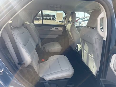 New 2026 Ford Explorer Active w/ Active Comfort Package image 15