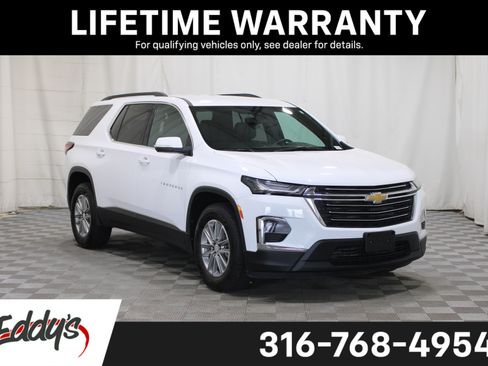 Used 2022 Chevrolet Traverse LT FWD image 1
