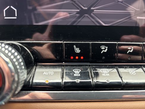 Used 2024 GMC Canyon AT4 w/ Technology Package image 27