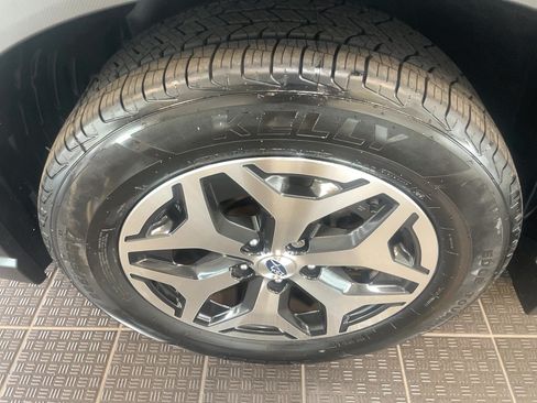 Used 2024 Subaru Forester Premium AWD/4WD image 5