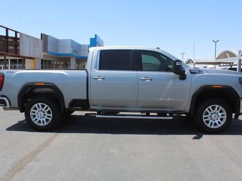 Used 2024 GMC Sierra 2500 SLE w/ SLE Value Package; AWD/4WD image 2