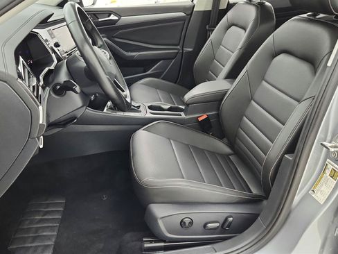 Used 2024 Volkswagen Jetta SE FWD image 32