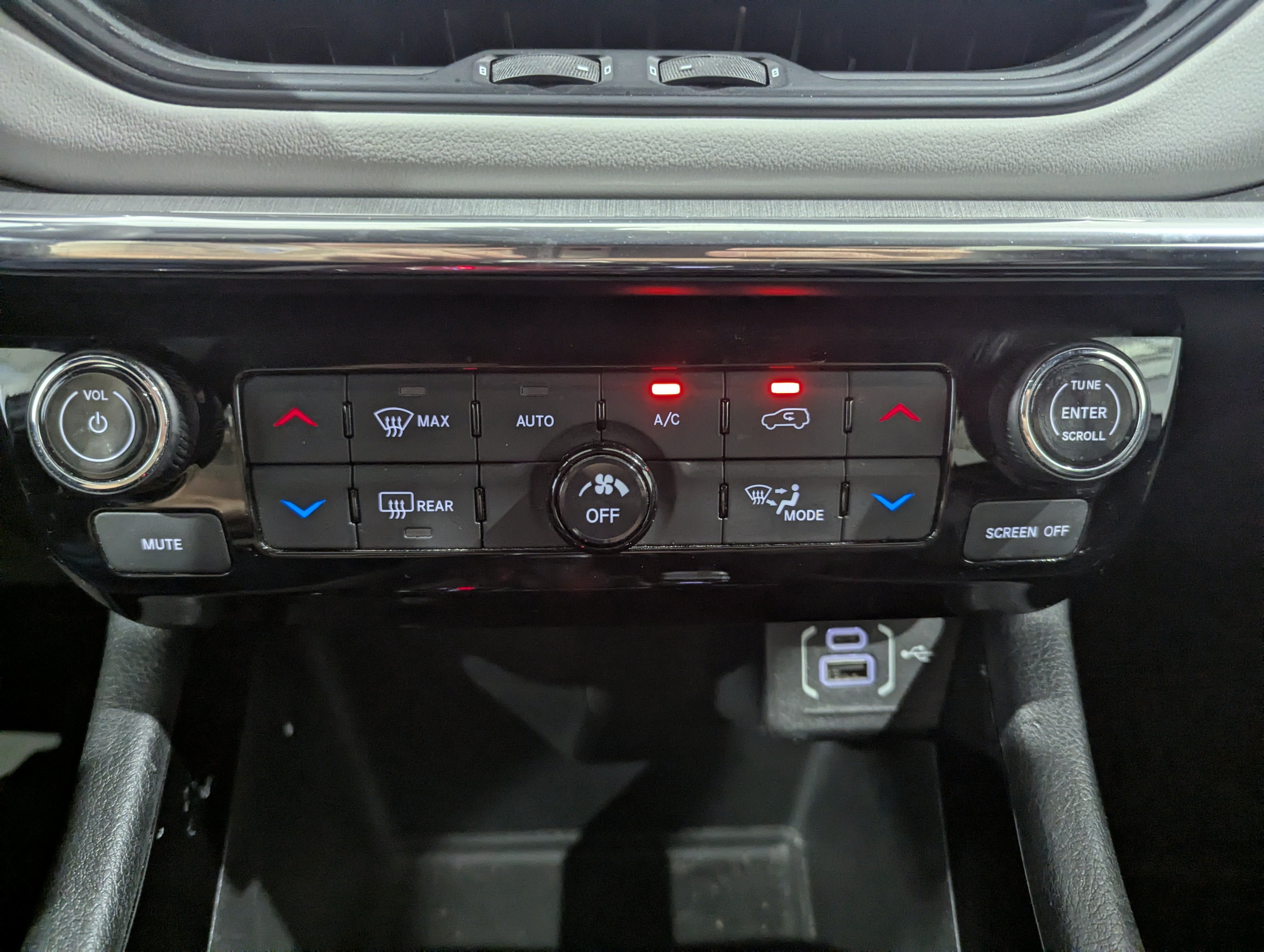 Used 2023 Jeep Compass Limited AWD/4WD image 18