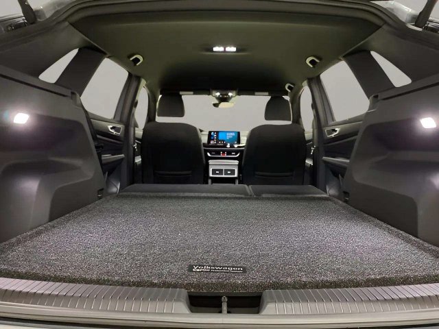 Used 2025 Volkswagen Atlas Cross Sport SE AWD/4WD image 54
