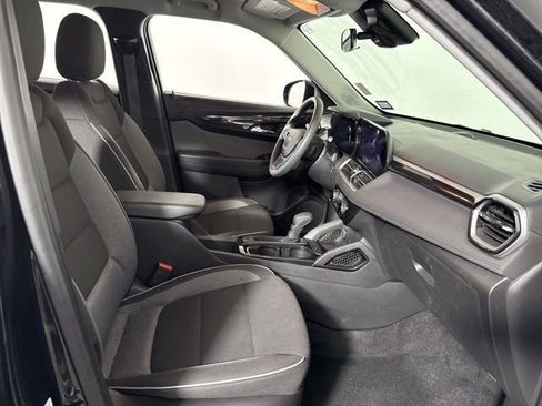 Used 2025 Chevrolet TrailBlazer LT FWD image 18