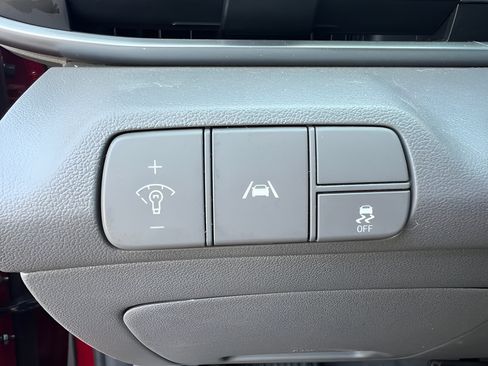 Used 2023 Hyundai Elantra SEL w/ Convenience Package FWD image 19