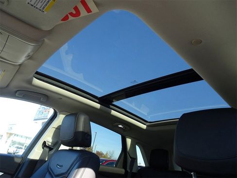 Used 2019 Cadillac XT5 Premium Luxury image 11