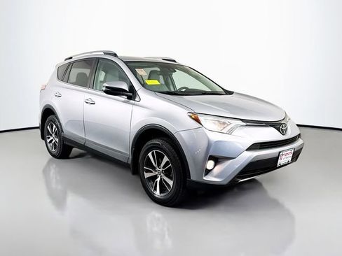 Used 2017 Toyota RAV4 XLE w/ Plus Special Value Package AWD/4WD image 8