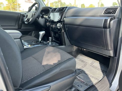 Used 2024 Toyota 4Runner TRD Off-Road image 32