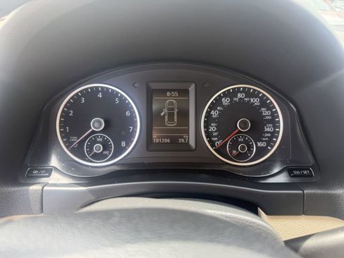 Used 2016 Volkswagen Tiguan S image 8