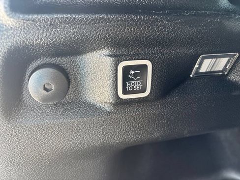Used 2024 Jeep Grand Cherokee L Laredo AWD/4WD image 39