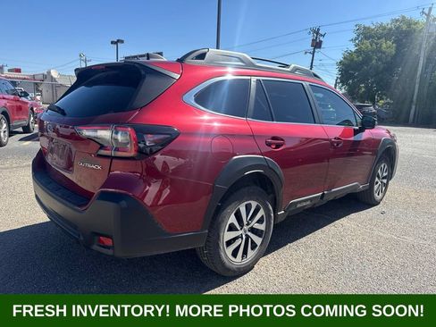 Used 2024 Subaru Outback Premium AWD/4WD image 2