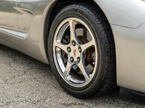 Used 2004 Chevrolet Corvette Coupe w/ Roof Package RWD image 85