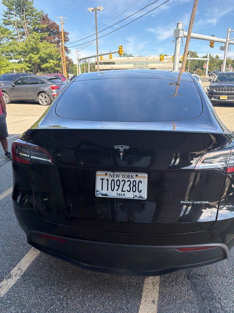 Used 2021 Tesla Model Y Long Range AWD/4WD image 2