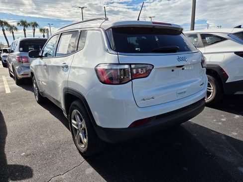 Used 2024 Jeep Compass Latitude AWD/4WD image 3