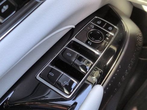 Used 2024 Cadillac Lyriq Luxury RWD image 22