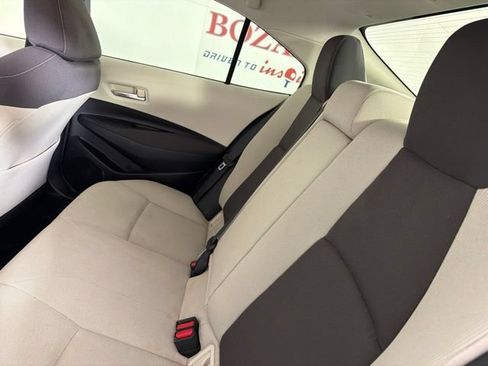 Used 2021 Toyota Corolla LE FWD image 13