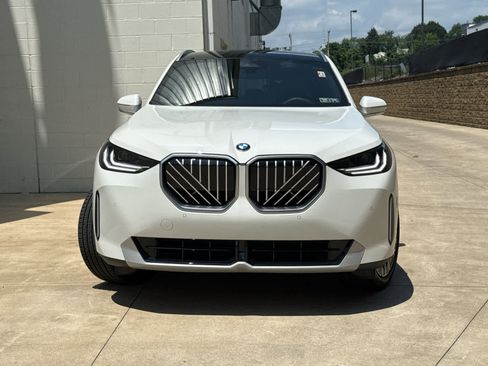 Used 2025 BMW X3 xDrive30i w/ Convenience Package image 2
