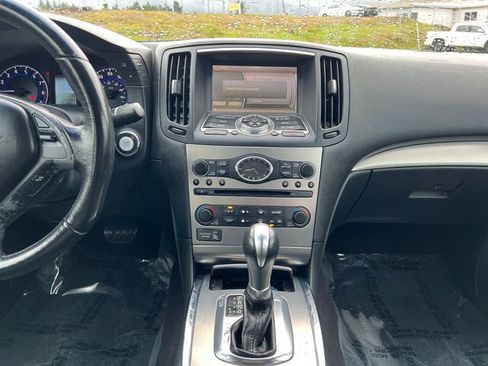 Used 2010 INFINITI G37 Journey w/ Premium Pkg image 19