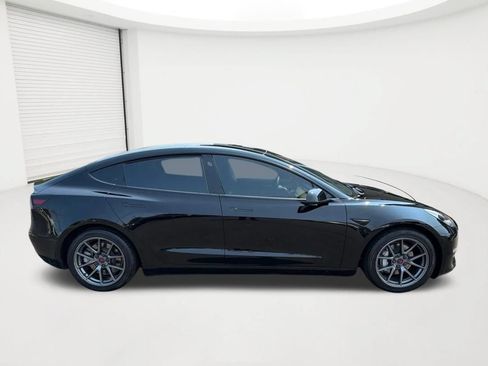 Used 2022 Tesla Model 3 Long Range AWD/4WD image 4
