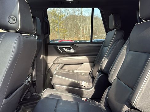 Used 2022 GMC Yukon SLT w/ SLT Premium Package image 28