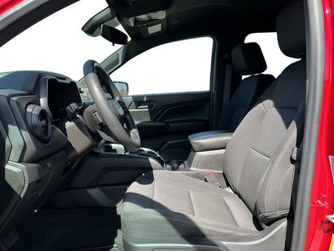 Used 2024 Chevrolet Colorado Trail Boss w/ Technology Package image 3