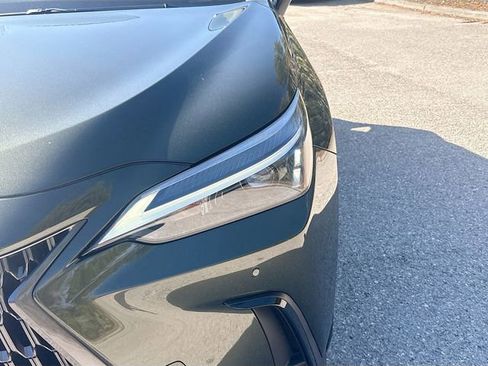 Used 2025 Lexus NX 250 FWD w/ Towing Package (2000 Lbs) image 9
