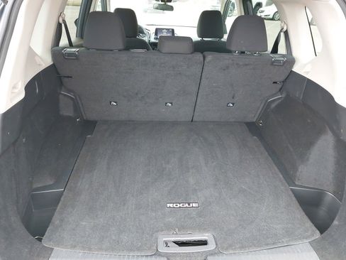 Used 2023 Nissan Rogue S image 13