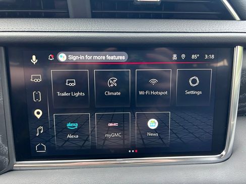 Used 2024 GMC Yukon Denali RWD image 34