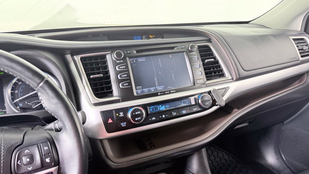 Used 2017 Toyota Highlander XLE AWD/4WD image 23
