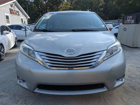 Used 2015 Toyota Sienna Limited FWD image 2