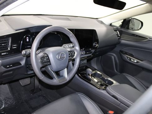 Used 2024 Lexus NX 250 FWD w/ Towing Package (2000 Lbs) image 23
