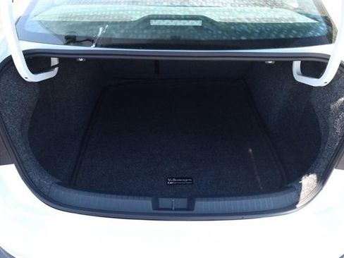 New 2025 Volkswagen Jetta SE image 7