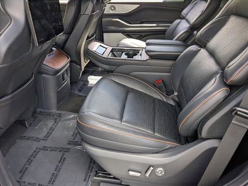 New 2025 Lincoln Navigator Black Label image 15