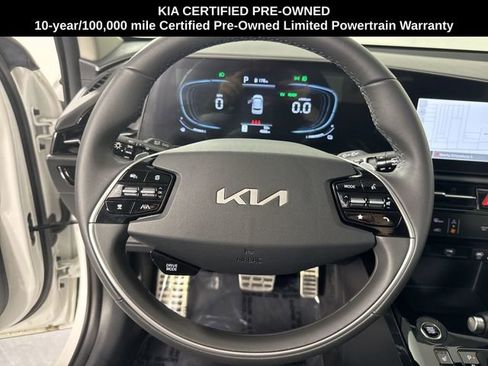 Certified 2025 Kia Niro EX Touring image 10