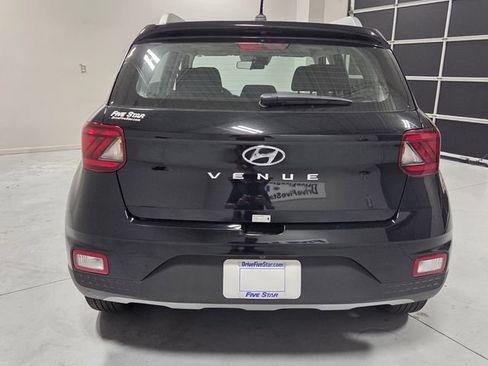 Certified 2026 Hyundai Venue SEL FWD image 10