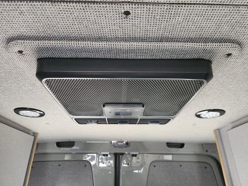 Used 2024 Mercedes-Benz Sprinter 2500 image 49