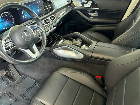 Used 2023 Mercedes-Benz GLS 450 4MATIC image 9