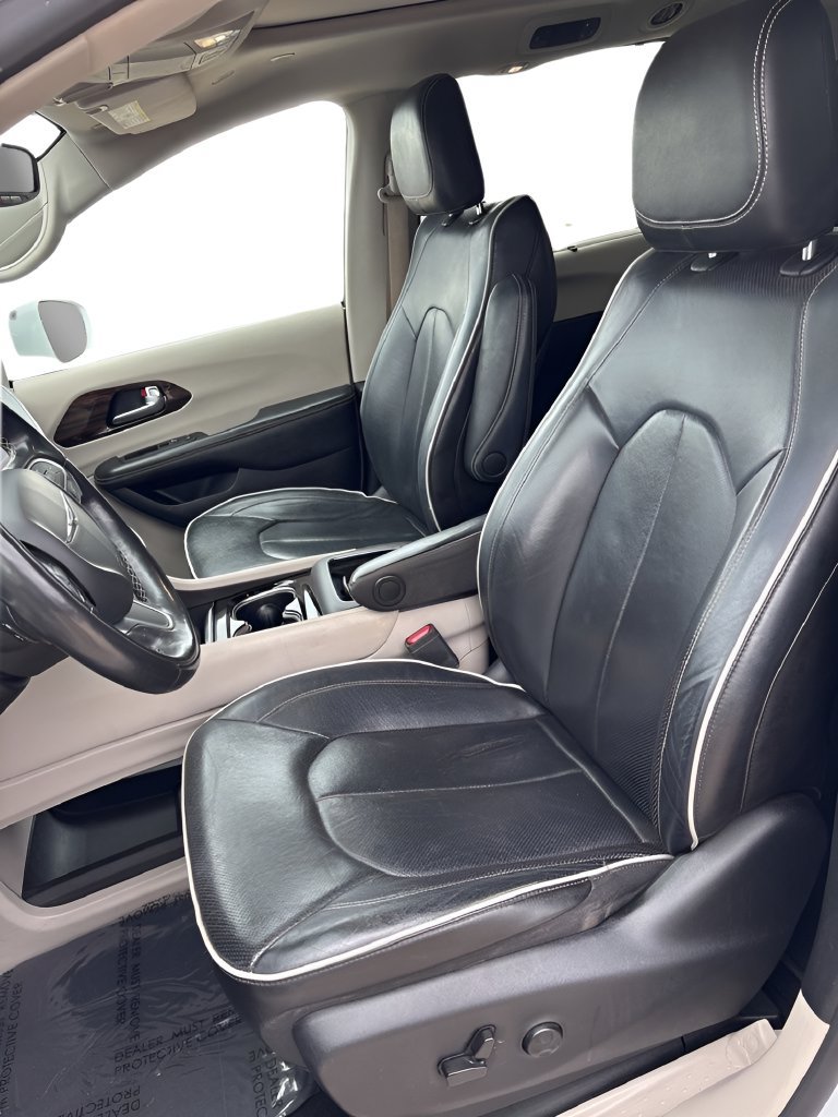 Used 2022 Chrysler Pacifica Limited FWD image 9