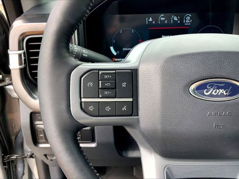 Used 2024 Ford F250 Lariat w/ FX4 Off-Road Package AWD/4WD image 24
