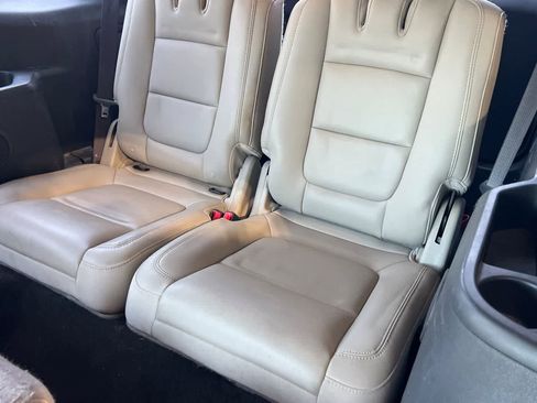 Used 2013 Ford Explorer XLT FWD image 17
