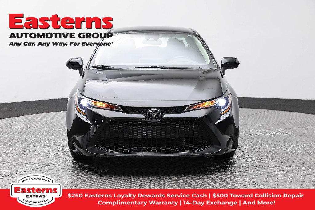 Used 2021 Toyota Corolla LE w/ Carpet Mat Package (TMS) FWD image 3