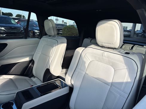 Certified 2025 Lincoln Aviator Black Label AWD/4WD image 26