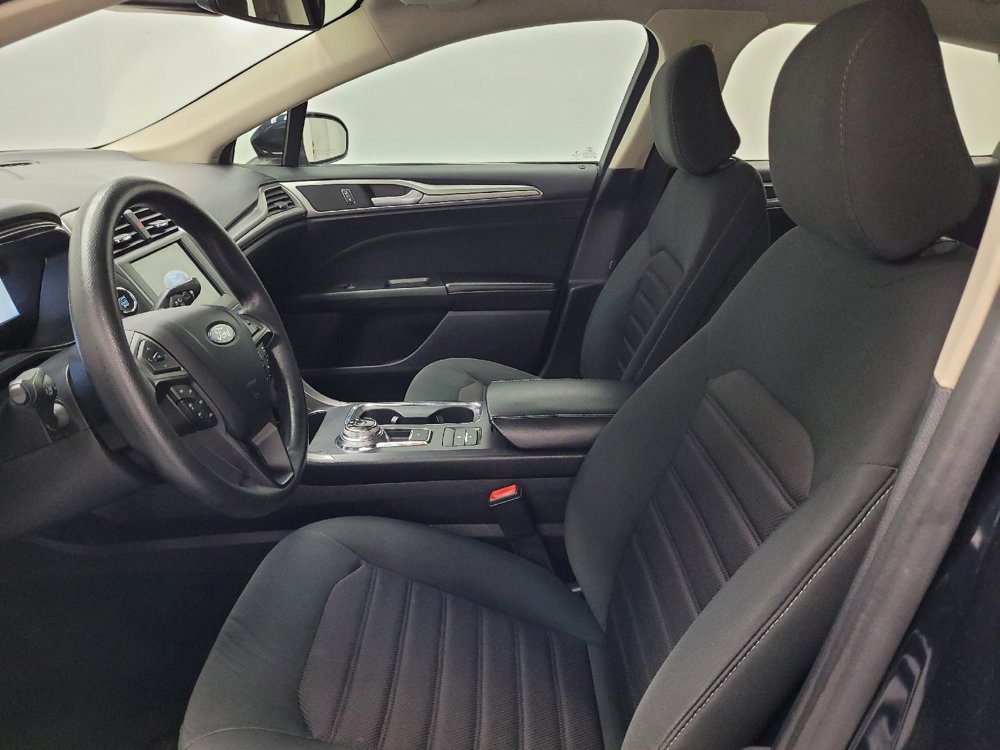 Used 2020 Ford Fusion SE FWD image 17