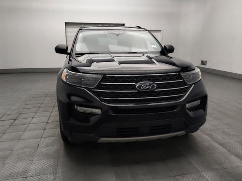 Used 2022 Ford Explorer XLT w/ Equipment Group 202A AWD/4WD image 14